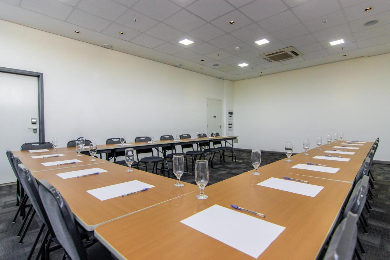 Ibis Assis Brasil Hotel 3*